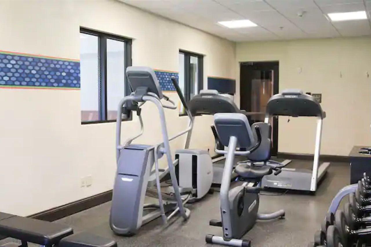 Hampton Inn מורהד מראה חיצוני תמונה