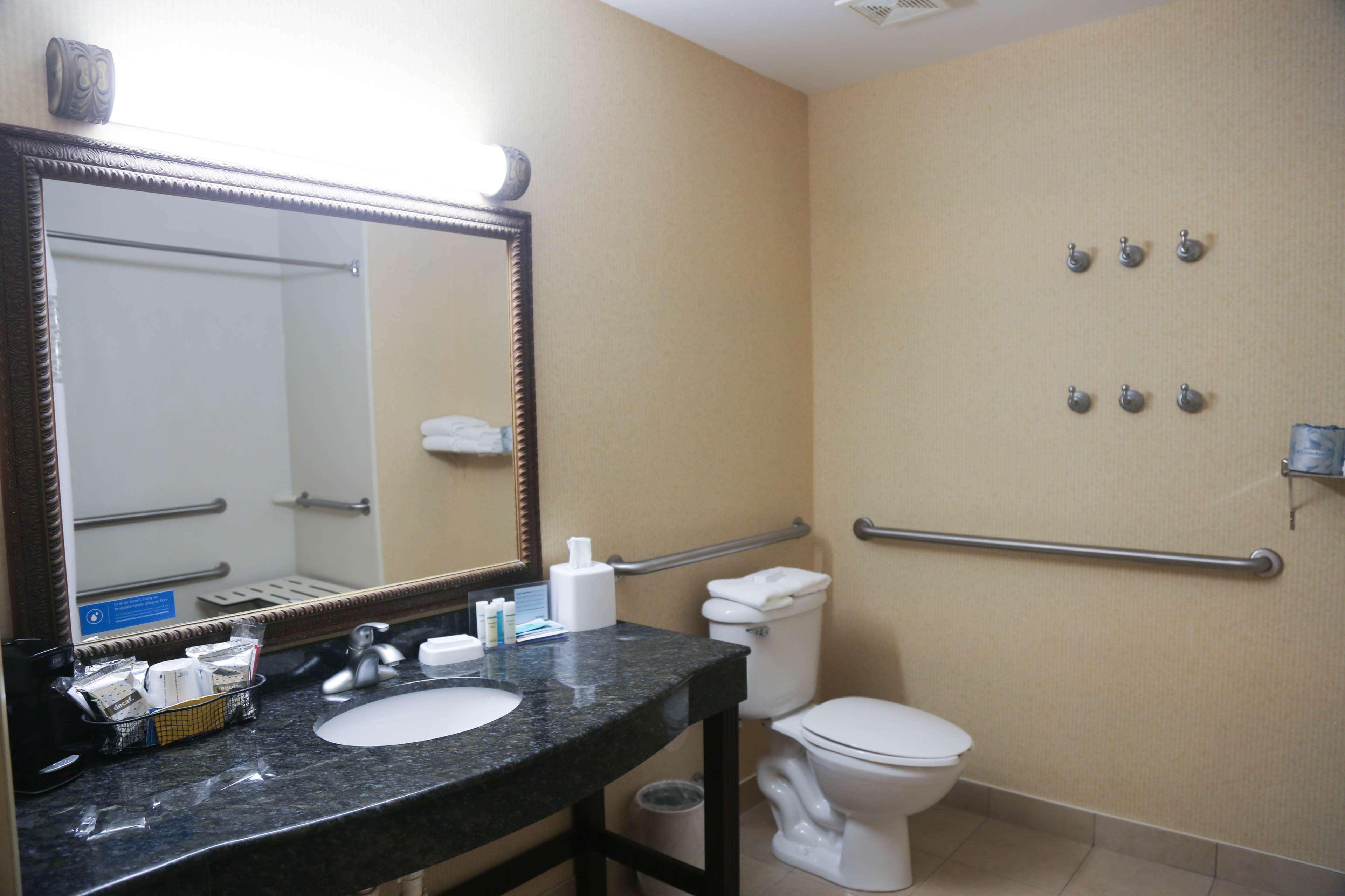 Hampton Inn מורהד מראה חיצוני תמונה