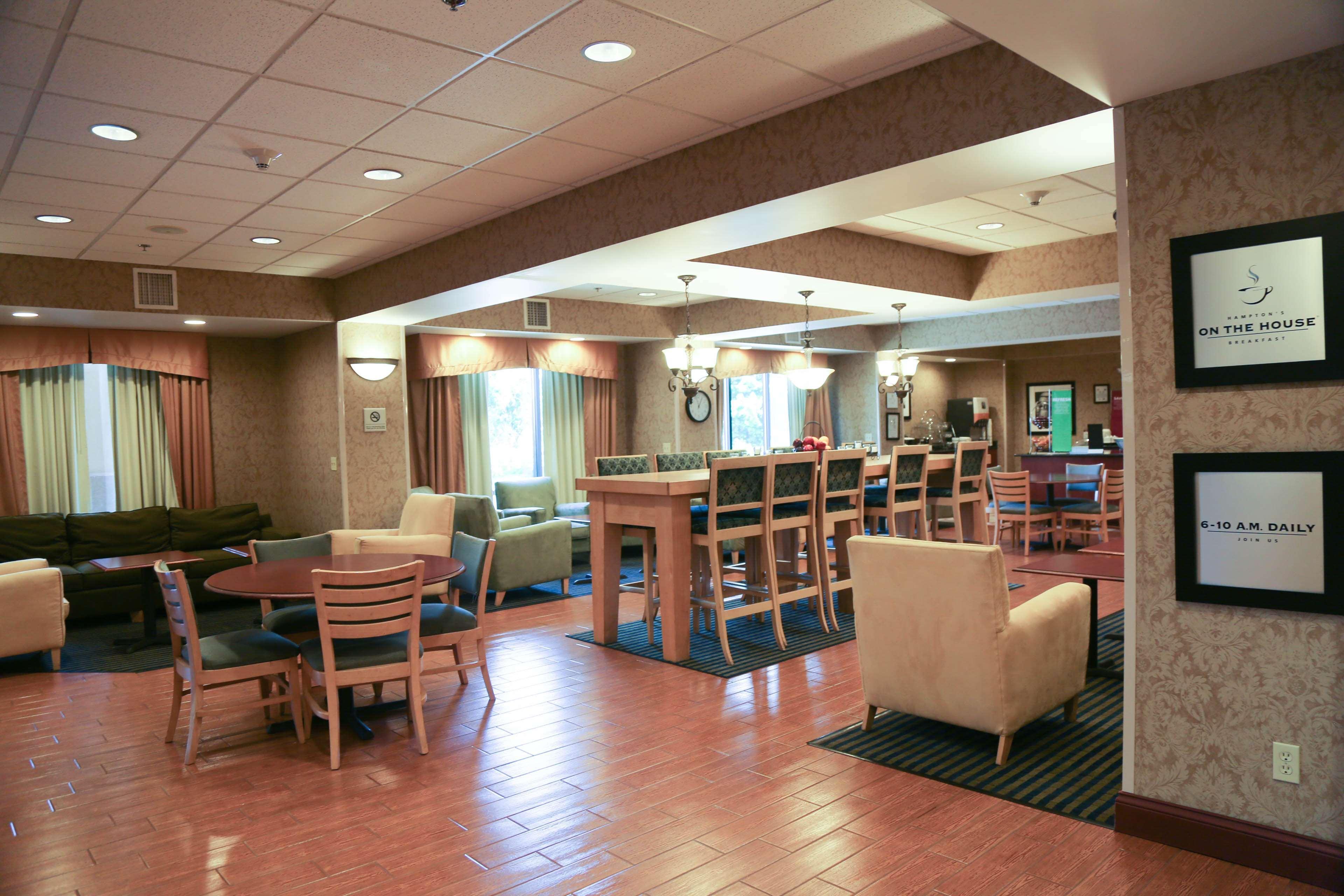 Hampton Inn מורהד מראה חיצוני תמונה