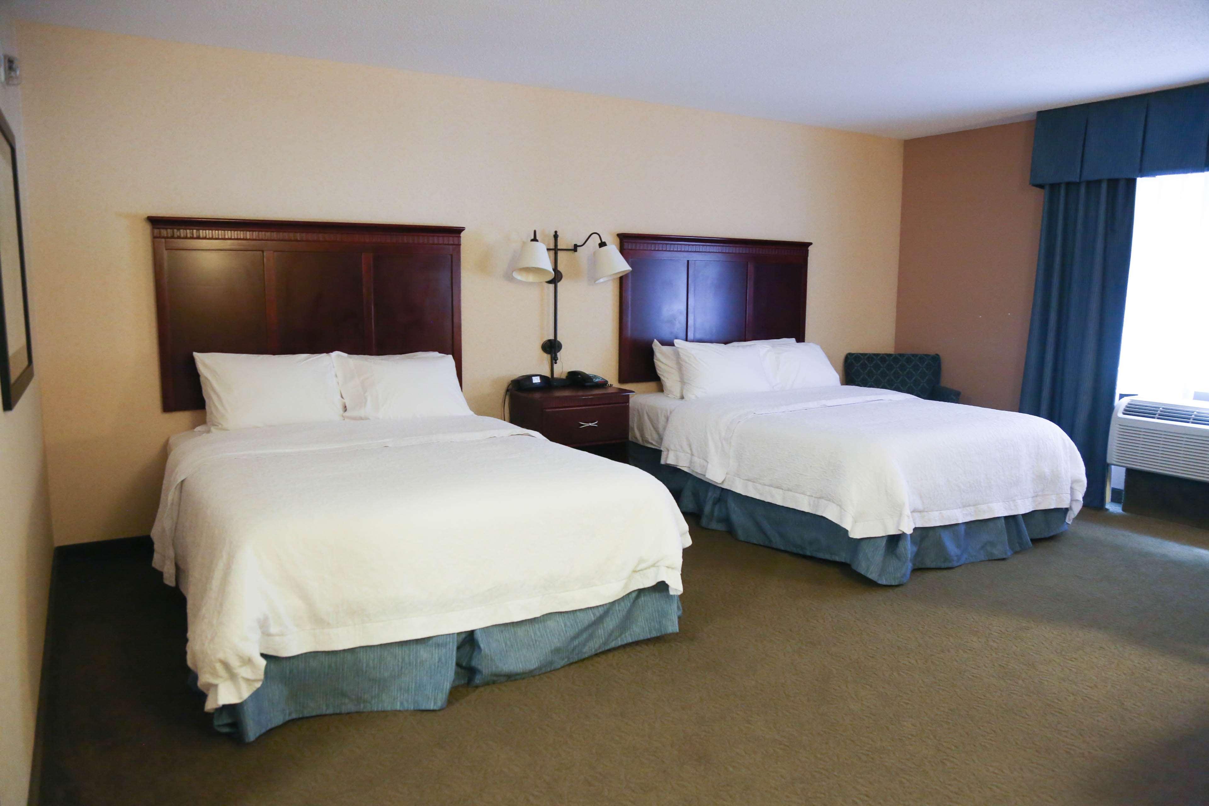 Hampton Inn מורהד מראה חיצוני תמונה