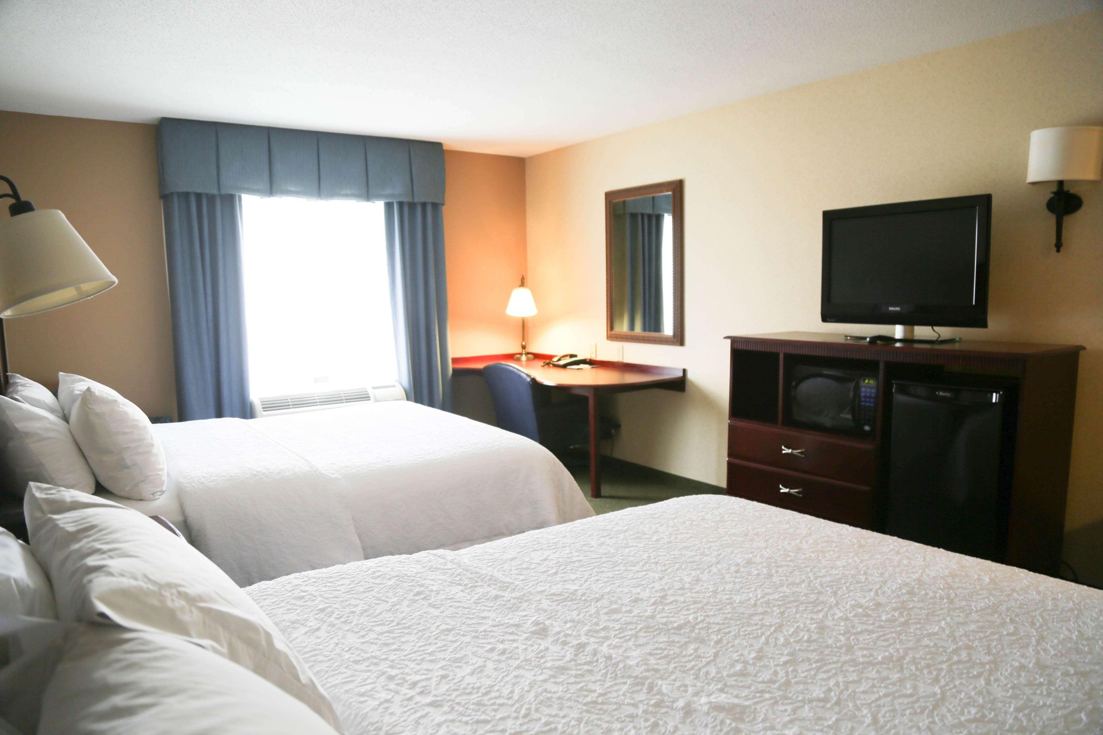Hampton Inn מורהד מראה חיצוני תמונה