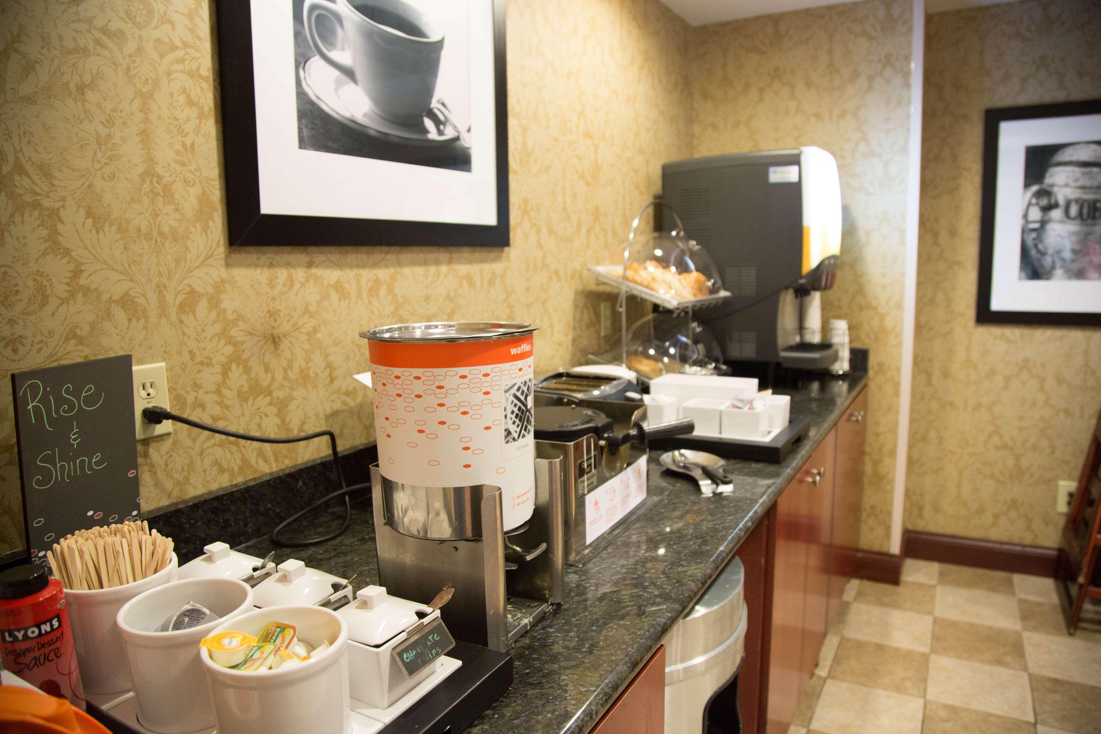 Hampton Inn מורהד מראה חיצוני תמונה
